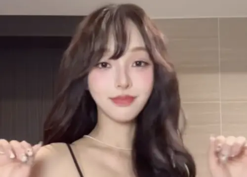 ▲林襄被稱遭到韓國啦啦隊女神擠壓到工作空間，收入相較去年少了數百萬。（圖／摘自 IG@95_mizuki)　