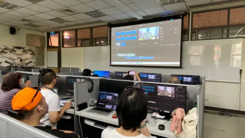 ▲專業講師帶領學員從零開始學影像製作，讓人人都能透過影像傳達想展現的臺北故事。(圖/臺北市觀傳局提供)