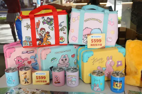 ▲全家福袋（圖／記者陳明安攝）