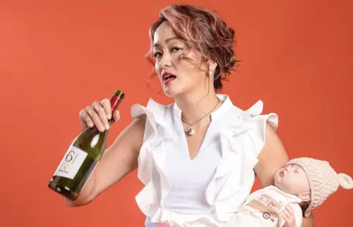 凱莉育兒崩潰！警衛質疑每天上班「孩子都給老公」她傻：腦袋壞掉
