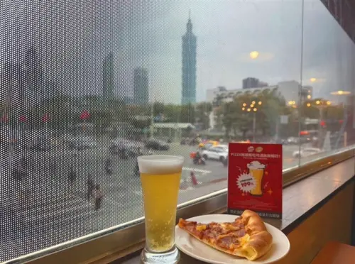 跨年吃到飽！必勝客歡樂吧「101煙火景觀席」　價格、訂位全攻略
