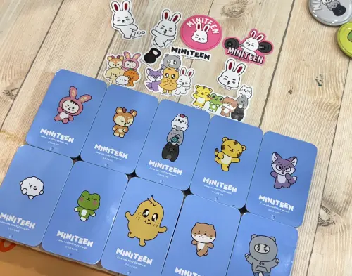 ▲限量MINITEEN貼紙組（共13款），售價270元／款。（圖／記者鍾怡婷攝）