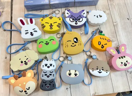 ▲MINITEEN伸縮鑰匙扣零錢包，每款售價685元。（圖／記者鍾怡婷攝）