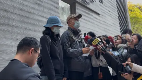 ▲ 張文父母哽咽向受害者及社會大眾致歉。（圖／記者鍾昀軒攝影）