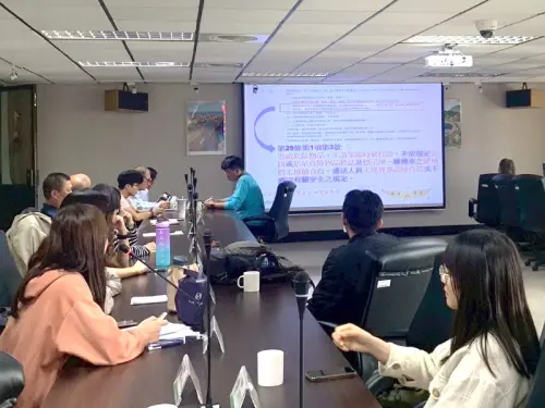 ▲公路局高雄區監理所舉辦汽車運輸業者行車安全座談及危險物品運送安全宣導會議，籲請貨運業者行前確實檢查貨物裝載與綑綁情形，共同守護行車安全。(圖／高雄區監理所提供) 