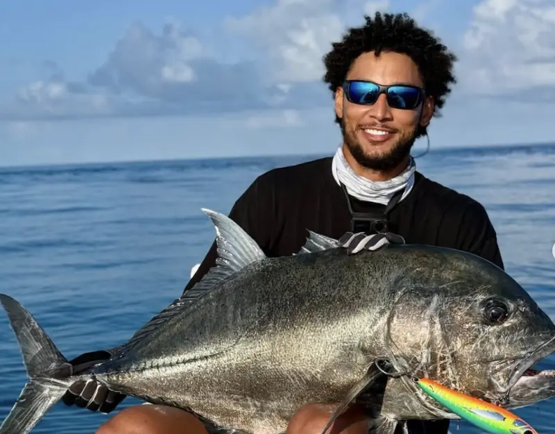 ▲根據《Andscape》報導，西蒙斯（Ben Simmons）已正式收購「南佛羅里達帆船隊」（South Florida Sails Angling Club）的控股權，跨足職業釣魚聯盟（Sport Fishing Championship, SFC）當老闆。（圖／翻攝自Ben Simmons IG）