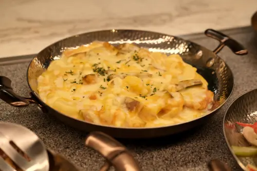 ▲「奶油南瓜燴時蔬」將當令南瓜及青花菜，搭配奶油與起司。（圖／記者葉盛耀攝）