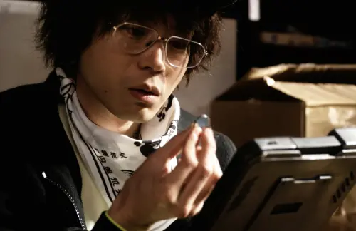 ▲菅田將暉（如圖）在劇中和林廷憶大談遠距離戀愛。（圖／Hami Video 提供）