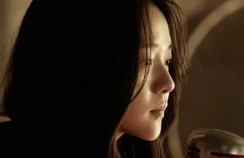 林廷憶《火星女王》美到像AI！雙語切換跟菅田將暉談遠距離戀愛
