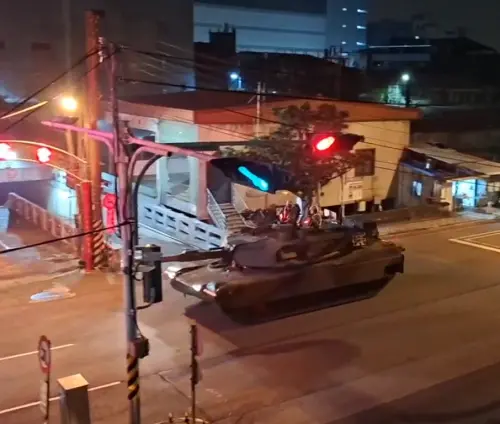 ▲陸軍裝甲584旅聯兵3營昨日凌晨實施戰備偵巡訓練，首次納編「地表最強」M1A2T戰車。（圖／全球防衛雜誌提供）