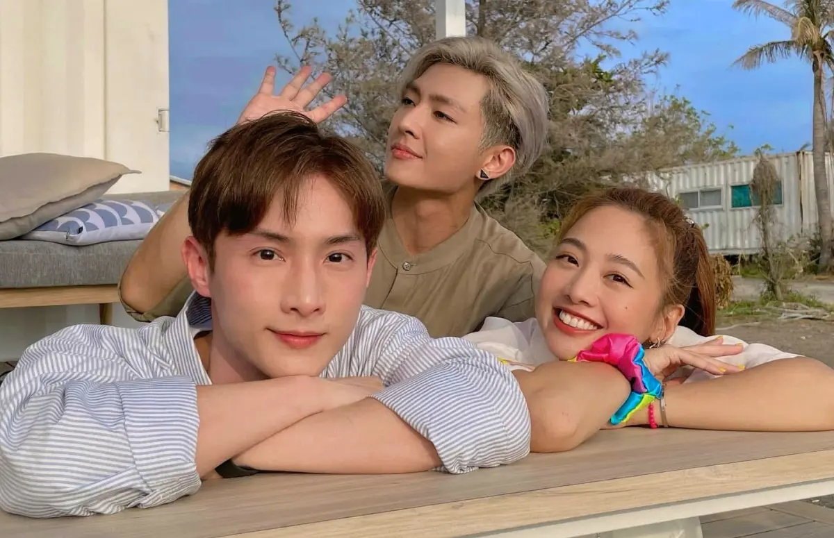 ▲炎亞綸（中）認了跟多年好友鬼鬼（右）斷聯，透露本想跟對方約出來談，但因為雙方都太忙所以破局，無奈嘆：「彼此冷靜一下」，還大讚兩人共同好友阿本（左）在中間展高情商應對。（圖／阿本本人FB）