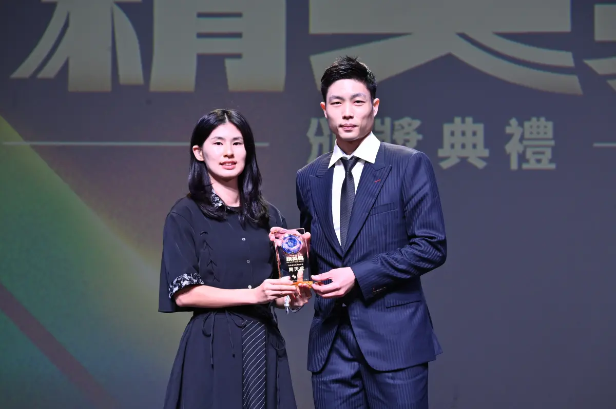 ▲114年體育運動精英獎今（24）日舉行頒獎典禮，「最佳運動精神獎」由台灣羽球一哥周天成奪得。（圖／精英獎提供）