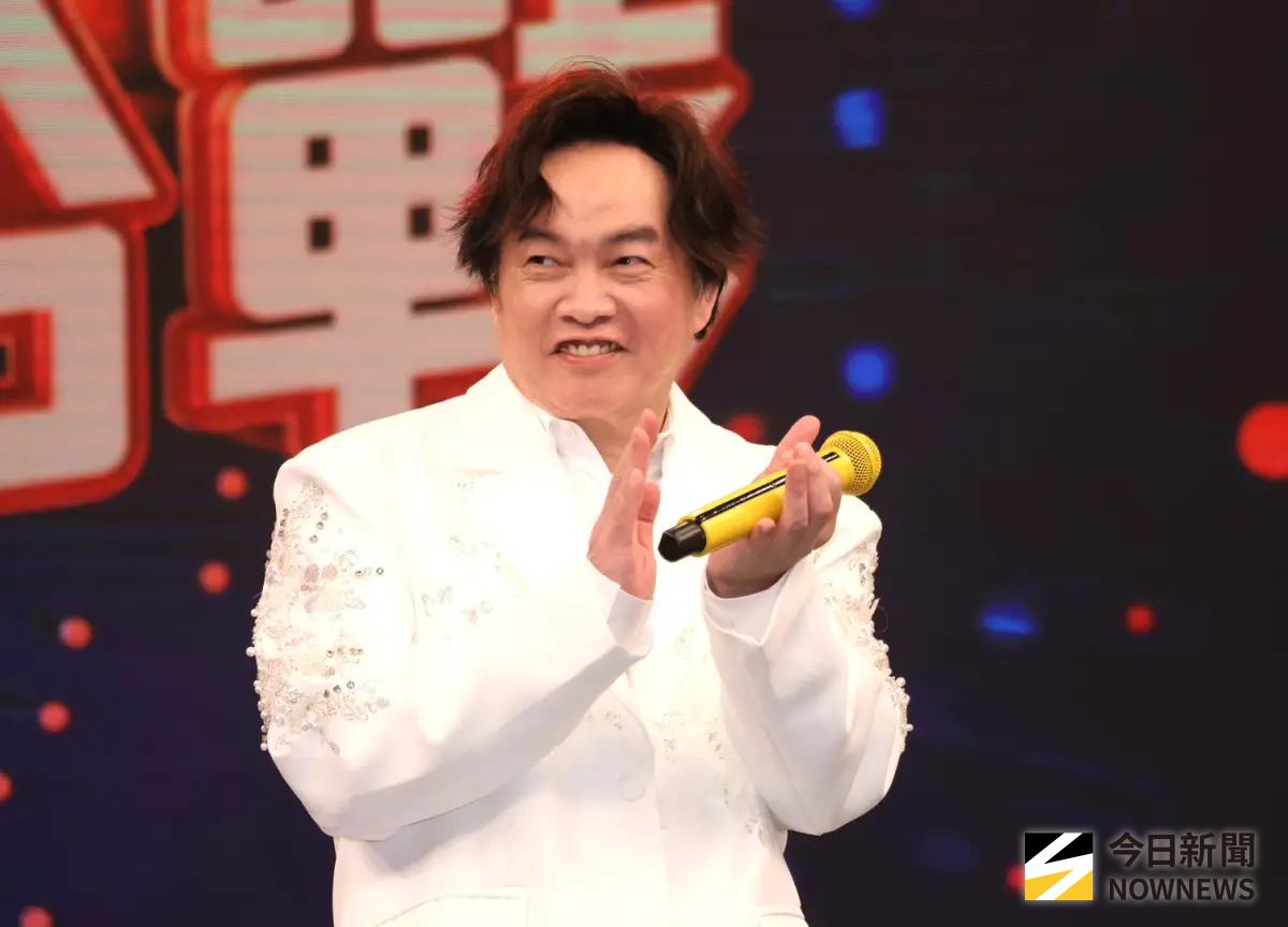 ▲王ADEN翻車事件持續延燒，康康（如圖）今出席中視除夕特別節目《馬力全開紅白歌合戰》錄影，被問到此事直言，進入演藝圈才華雖重要，但情緒管理、抗壓性都要學習。（圖／記者王意馨攝）