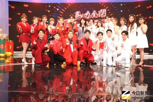 ▲中視除夕特別節目《馬力全開紅白歌合戰》今錄影，康康透露今年節目會有6回合，甚至還有歌中劇，自己也會加入唱歌表演。（圖／記者王意馨攝）