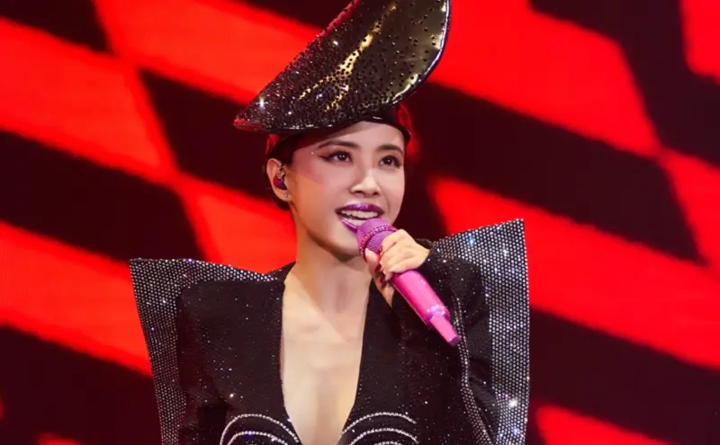 蔡依林示範舞台被鬧場怎辦？酒醉粉絲衝上來　她1舉動完勝王ADEN