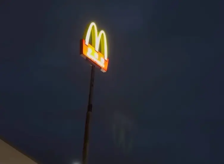 台東卑南6.1地震威力多強？麥當勞招牌狂搖畫面曝光　當地人愣住