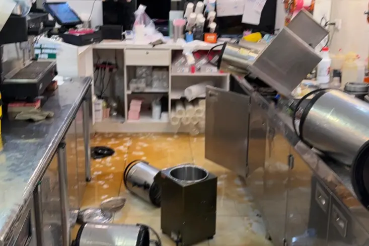 台東卑南6.1地震太強！手搖店「茶桶全倒」慘況曝　無奈提早打烊