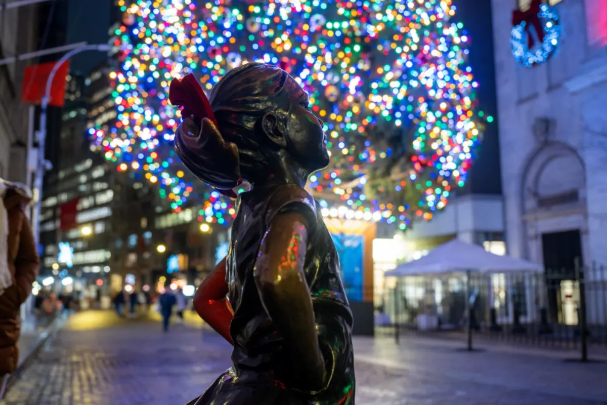 ▲投資人和華爾街的交易員們，普遍期待美股出現所謂的聖誕行情。（圖／美聯社／達志影像）