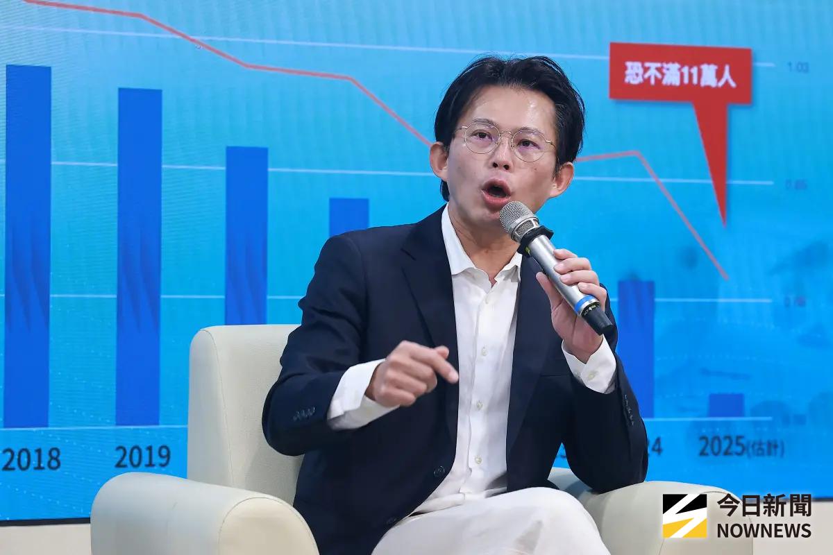 ▲民眾黨主席黃國昌指出成立「台灣未來帳戶」，投資在兒童上，比撥補台電值得。（圖／記者葉政勳攝，2025.12.25）