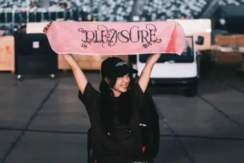 ▲蔡依林（如圖）在年底大巨蛋演唱會之前，送上聖誕節禮物，宣布「PLEASURE POP-UP STORE 愉悅至上快閃艙」快閃店，將於12月27日登場，包含1展場和3個購買周邊商品的地點，《NOWNEWS今日新聞》特別整理怎麼買、怎麼看攻略。（圖／凌時差音樂提供）