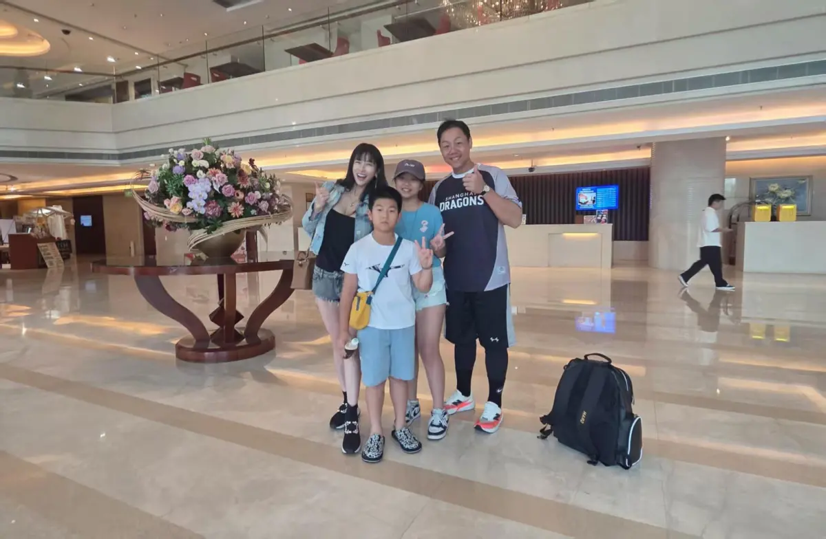 ▲就在迎接旅外生涯新篇章、即將迎來對外熱身賽首戰之際，林益全卻先收到一份來自家人的「超級驚喜」，讓這名老將在異地備感溫暖。（圖／取自林益全臉書）