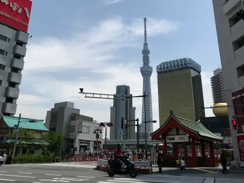 ▲日本政府宣布，入境日本簽證從今日開始將漲價。（圖／記者葉盛耀攝）