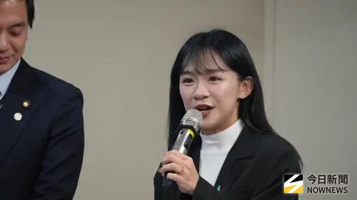 正妹發言人年齡「虛報」！黃國昌吐槽：你連20幾歲都講得出來
