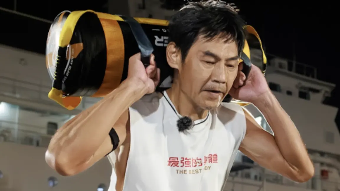 ▲61歲藝人夏靖庭（如圖）近日登上《最強的身體》，讓人看到他硬朗的身體現況，揮別過去染毒20年的暴瘦憔悴樣貌，相當欣慰。（圖／好看娛樂提供）