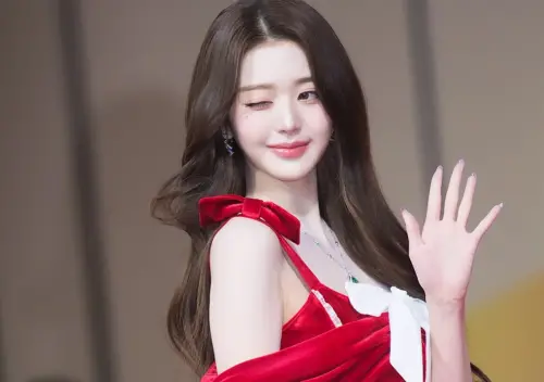 SBS歌謠大戰／張員瑛化身聖誕精靈！IVE紅毯造型超應景　全員美翻
