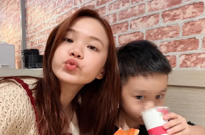 ▲YouTuber陳彥婷遭人檢舉虐童，社工獲報後上門家訪，讓陳彥婷傻眼，認為自己根本被故意找碴，怒罵：「剴剴案那麼明顯沒發現，結果我們被查？」（圖／陳彥婷 Tiffany臉書）