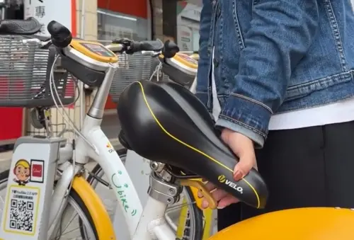 ▲YouBike官方表示，倘若租借時發現遇到故障車輛，建議可以將故障車子還車於原本的租借站點，並協助將座墊調低後反轉180度。（圖／IG@youbike_tw）
