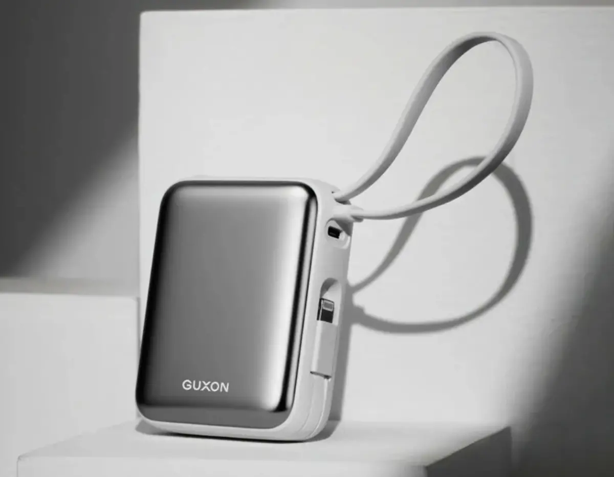 ▲有民眾發文表示家中的GUXON行動電源無預警自燃，炮炸聲後竄出猛烈火舌。（圖／翻攝GUXON官網）