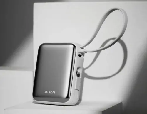 行動電源充電突爆炸自燃！消防員急喊：別用滅火器　官方出面召回
