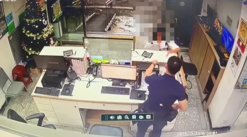 民眾衝警局送手寫紙條！暖心畫面曝光　中正一分局回應：帶來力量