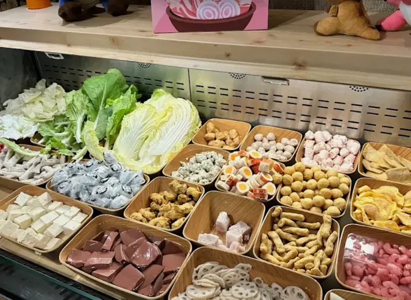 火鍋吃到飽推哪家？299元「肉盤+70種食材任吃」 這家可狂吃5小時