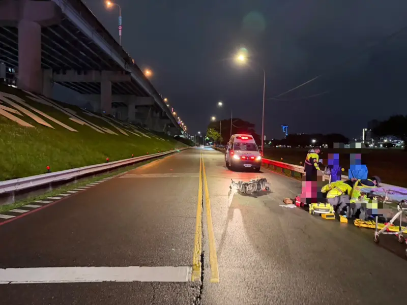 聖誕夜天人永隔！新北母女雙載「失控自撞護欄」後座母送醫搶救亡