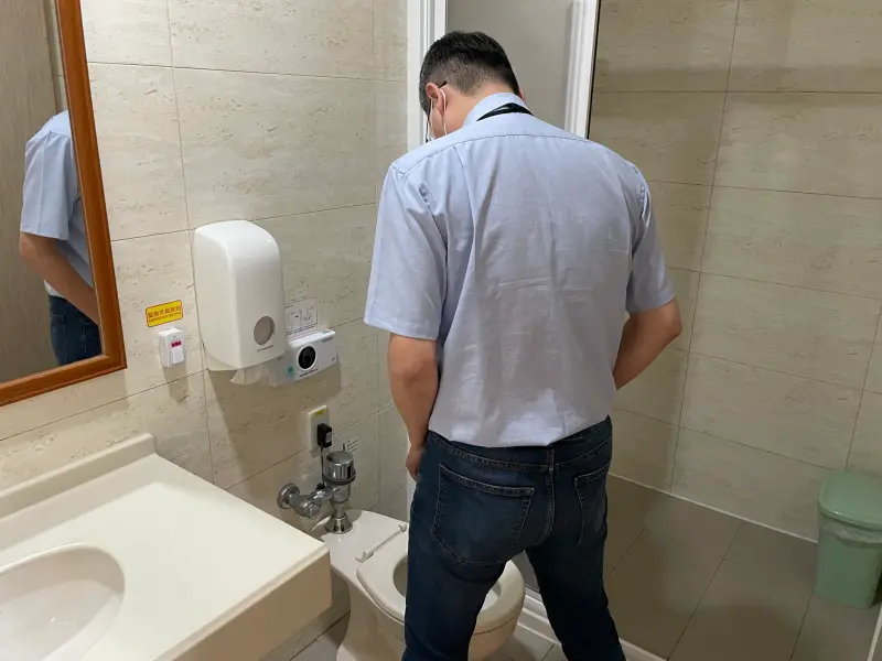 熟男耶誕夜解鎖新姿勢！啪一聲不理　隔天驚見「茄子」