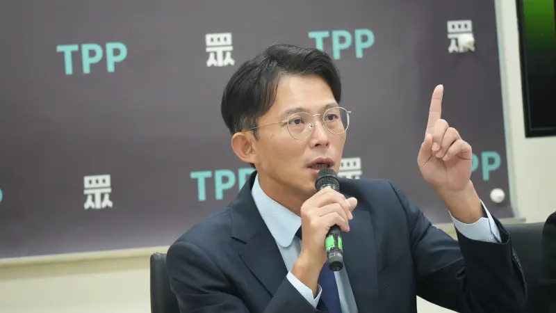 ▲黃國昌自稱紫雲黃氏！這群人瘋自創堂號：勞思賴氏、賢來吳氏。（圖／記者呂炯昌攝）