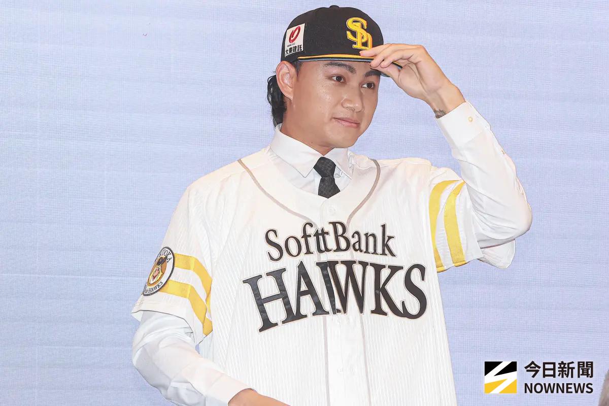 ▲徐若熙新球季正式加盟日職福岡軟銀鷹隊，預計穿上象徵王牌的背號18號。（圖／記者葉政勳攝 ,2025.12.26）