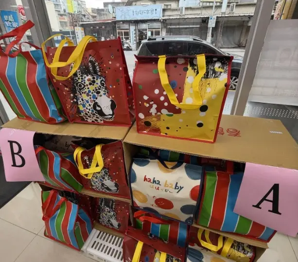 ▲全家2026新年福袋聖誕節當天開賣，繼萊爾富廣受好評之後，全家今年福袋獎項多元，加上外袋聯名hahababy，才賣1天也是好評爆棚。（圖/Threads）