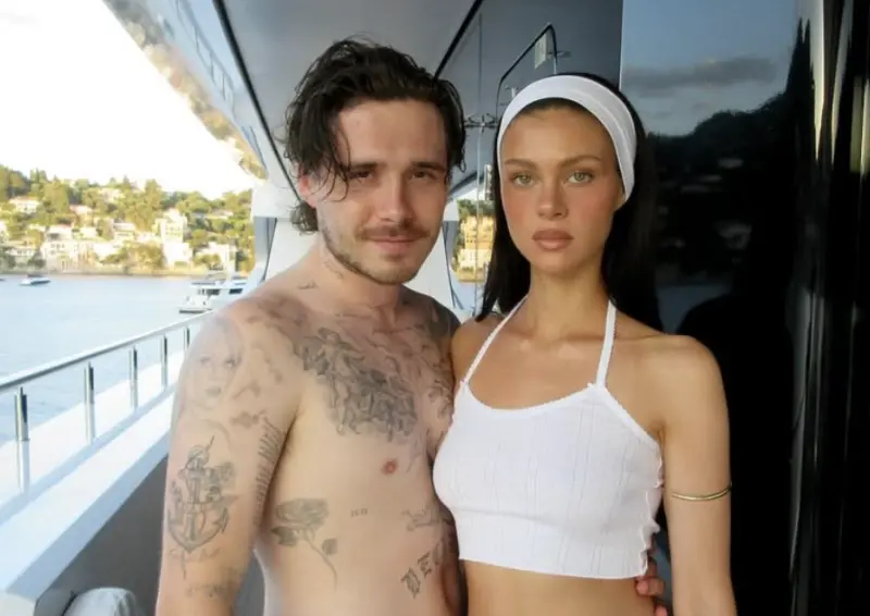 ▲布魯克林貝克漢（左）在聖誕繼續和家人鬧分裂，除了封鎖爸媽之外，弟妹也都被他拒絕往來，鐵了心要與妻子尼可拉佩茲（右）站在同一邊，外傳妮可拉從和他結婚時就跟維多莉亞不愉快。（圖／摘自 IG@brooklynpeltzbeckham）