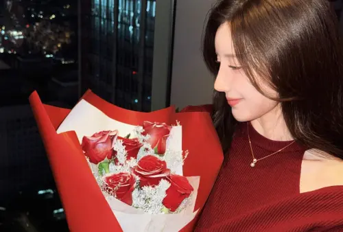 南珉貞聖誕節被他們求婚了！捧鮮花看101專屬點燈：最難忘的回憶
