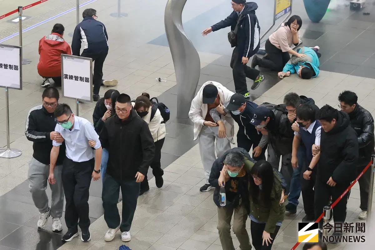 ▲北市府在北捷市府站實施無差別危安事件實兵演練。（圖／記者葉政勳攝，2025.12.26）