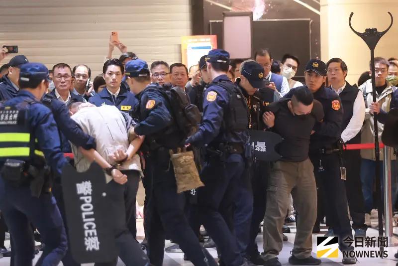    ▲北市府在北捷市府站實施無差別危安事件實兵演練，台北市長蔣萬安坐鎮視導。（圖／記者葉政勳攝，2025.12.26）  