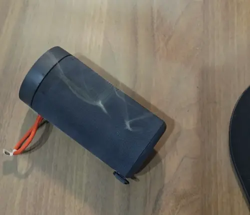 小米喇叭「沒插電照樣燒」半夜自燃全屋毒氣　米粉嘆：不敢買了
