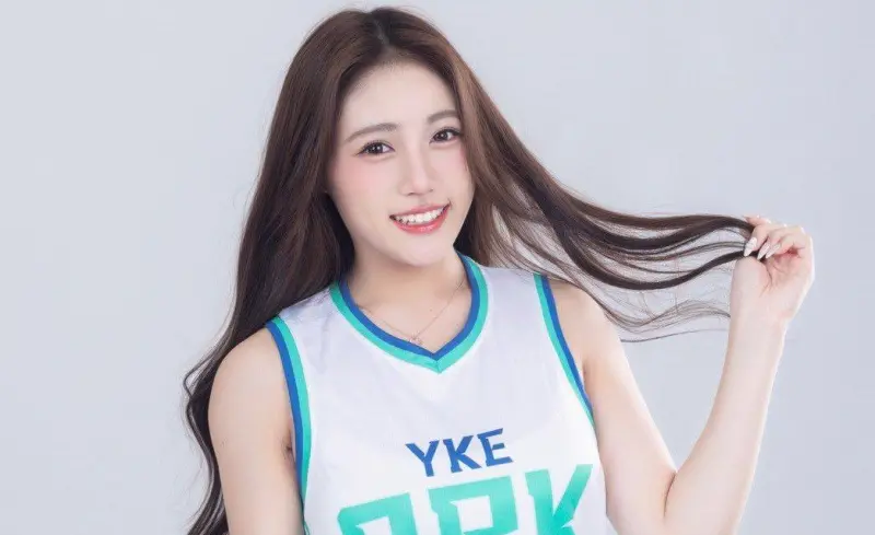 ▲台灣最年輕啦啦隊成員是她，18歲童星陳亮彤在24日宣布成為洋基女孩，開心直呼：「最好的聖誕禮物」。（圖／陳亮彤 亮亮FB）