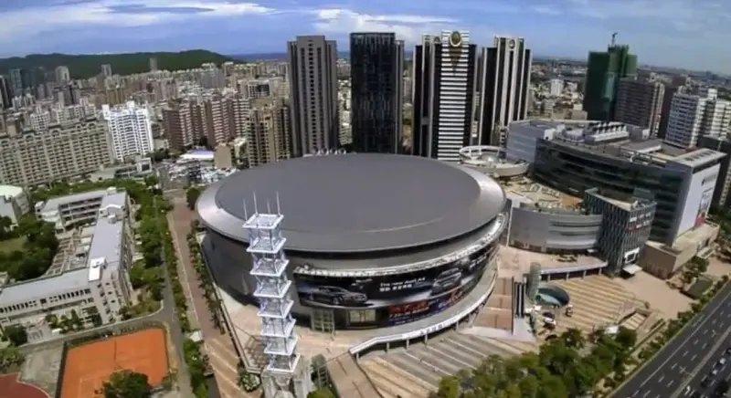 ▲現有的高雄巨蛋僅有15,000人的容量。（圖／高雄巨蛋臉書粉專）