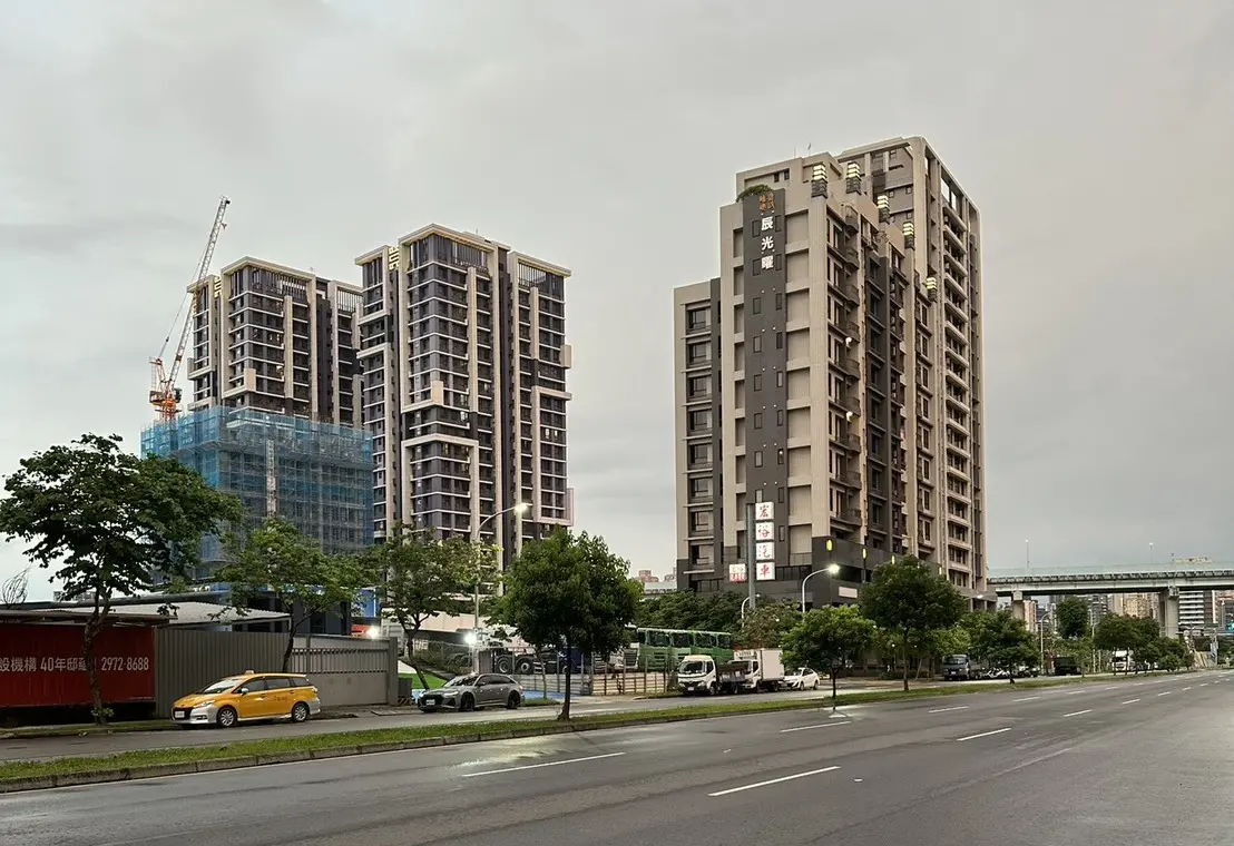 ▲二重重劃區位於新北第一圈，街道整齊、屋齡新穎，獲得消費者青睞。（圖／信義房屋）