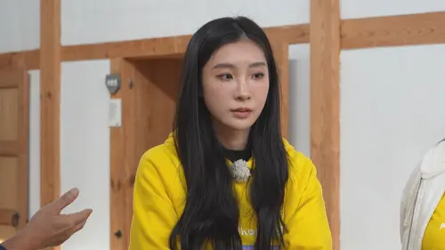 ▲首次挑戰節目的陳華成為全場焦點，她在闖關時意外展現「手腳不靈光」的呆萌樣貌，頻頻出錯受罰，被虧是「豬隊友」。（圖／綜藝玩很大提供）