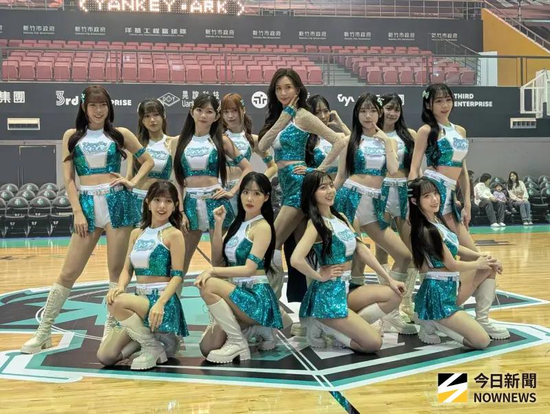 林志玲同框「韓籍女神」全場暴動！洋基隊史主場開幕3400人全完售